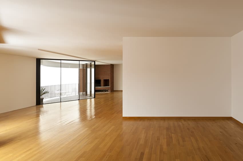 unfurnished living room